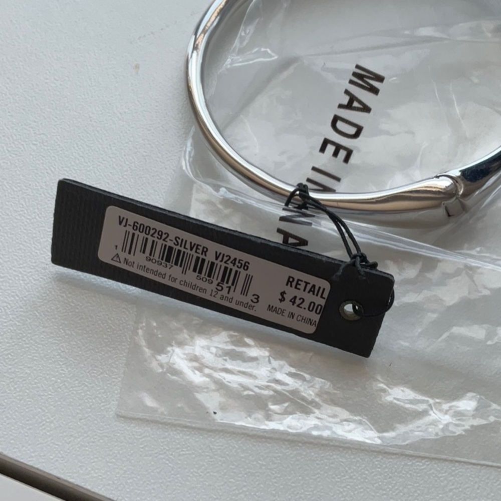 Vince Camuto dainty silver bracelet - Picture 5 of 5